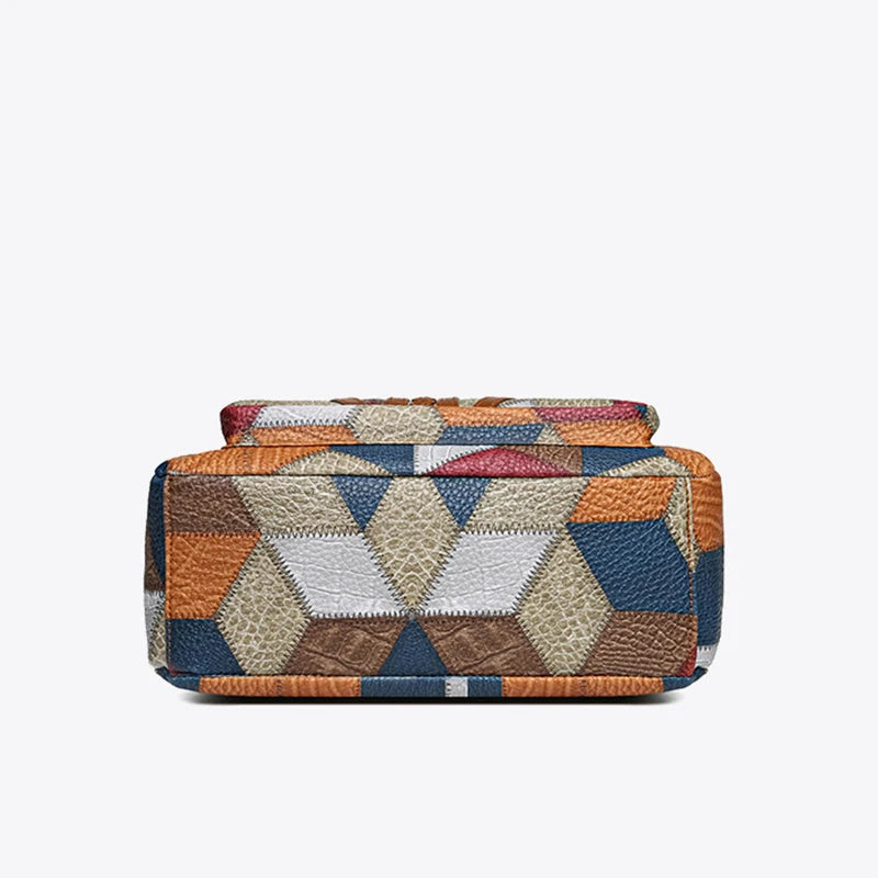 FLAIR / PATCHWORK-ELEGANZ – EINZIGARTIGE TASCHE MIT KÜNSTLERISCHEM FLAIR