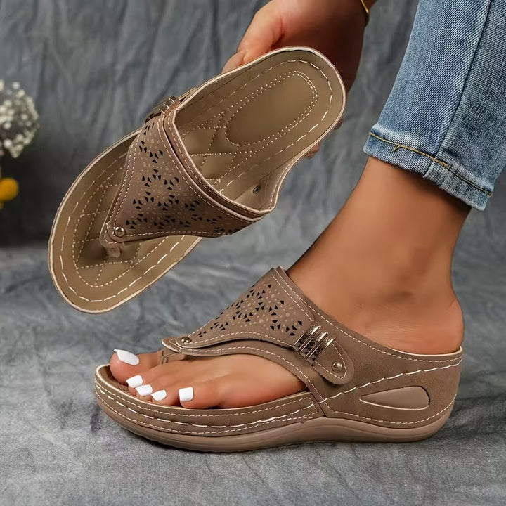 CALIRA™ | BEQUEME KEILSANDALEN